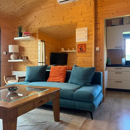 Domek Nad Jeziorem Holiday home *