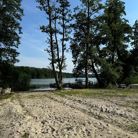 Domek Nad Jeziorem Holiday home *